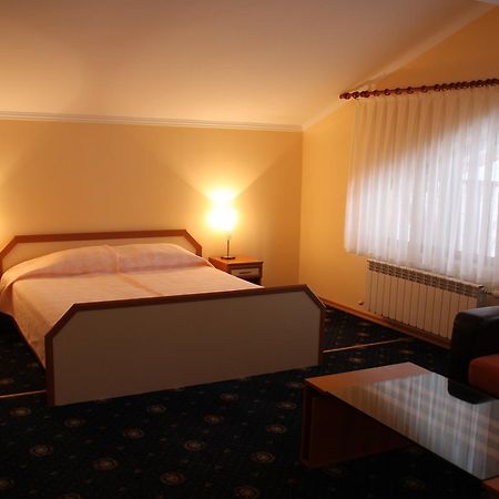 Kovanlika Hotel Ράζγκραντ Εξωτερικό φωτογραφία